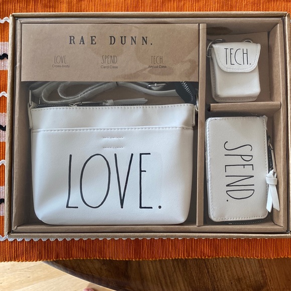 🎉HP🥳🆕Rae Dunn “LOVE.” “SPEND.” “TECH.” Gift Set